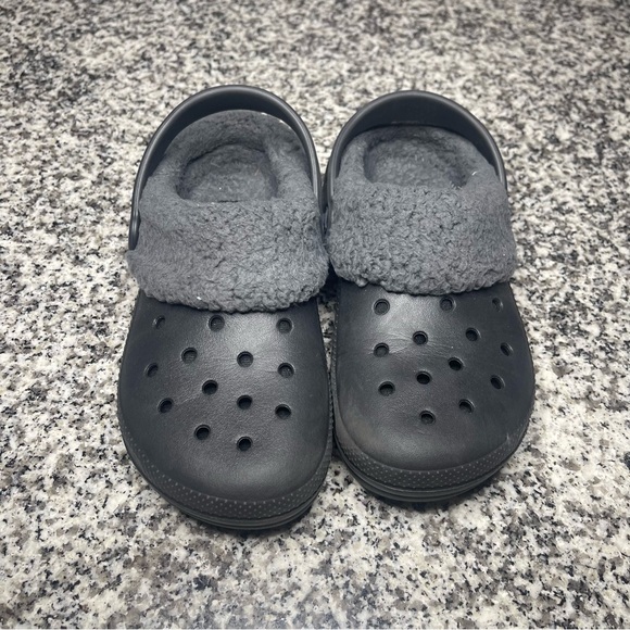 Crocs Youth Kids Classic Lined Slip On Clog BLACK Size JUNIOR 3 Unisex New - Picture 1 of 7